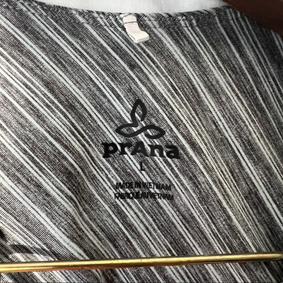 Prana Grey Tank-Top Sports Bra size Large - Picture 4 of 5
